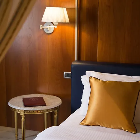 Hotel Diplomat &
