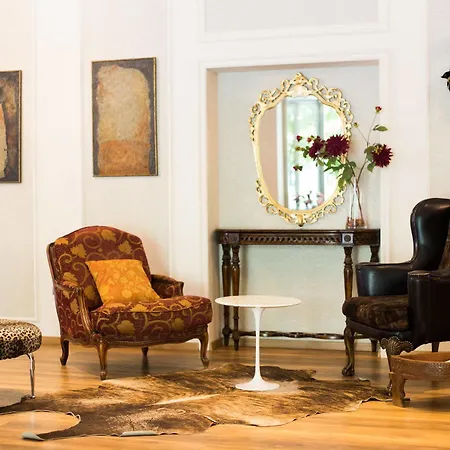 Hotell Diplomat & Tirana