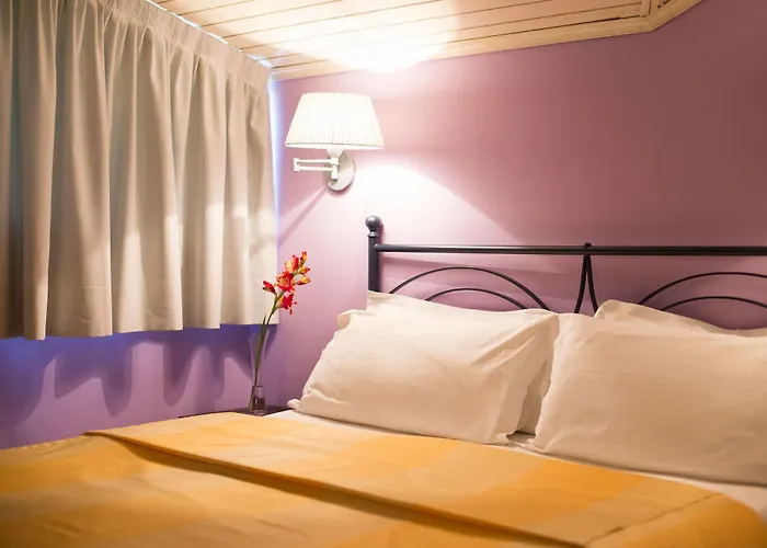 Diplomat & 4* Tirana