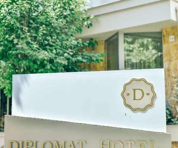 Diplomat & 4* Tirana